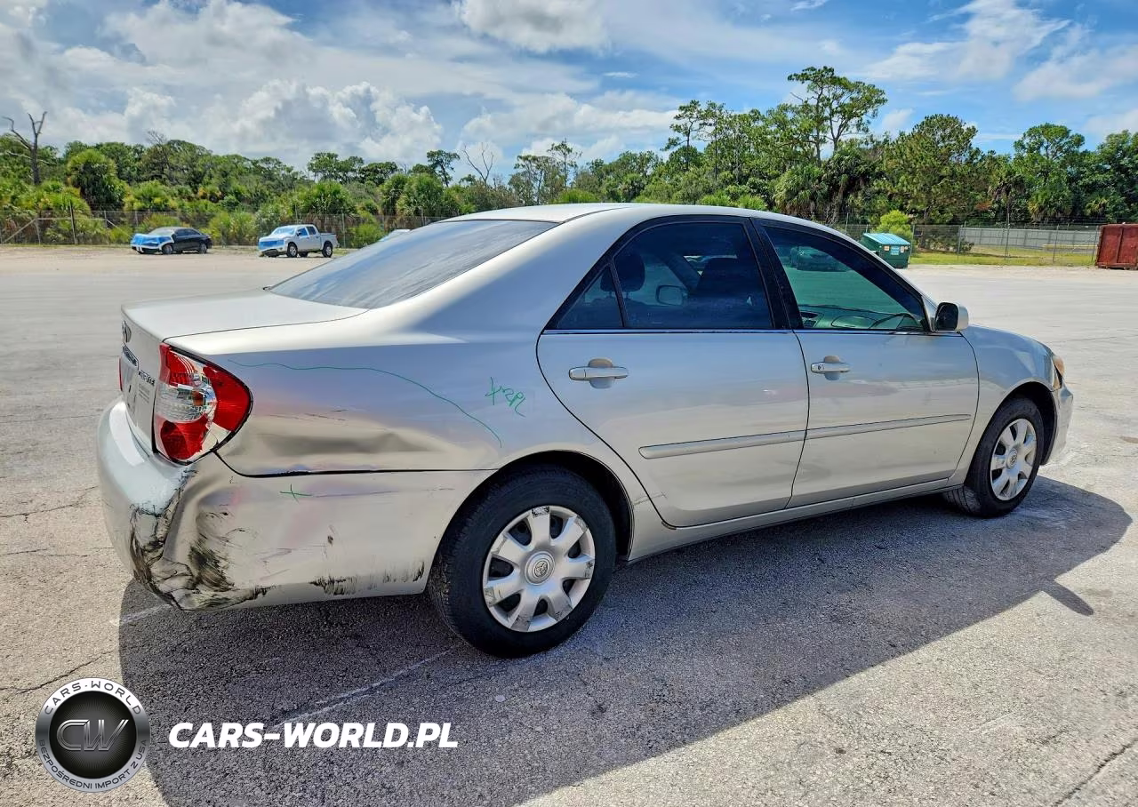 2004 Toyota Camry Le VIN:4T1BE30K14U812379 - 3