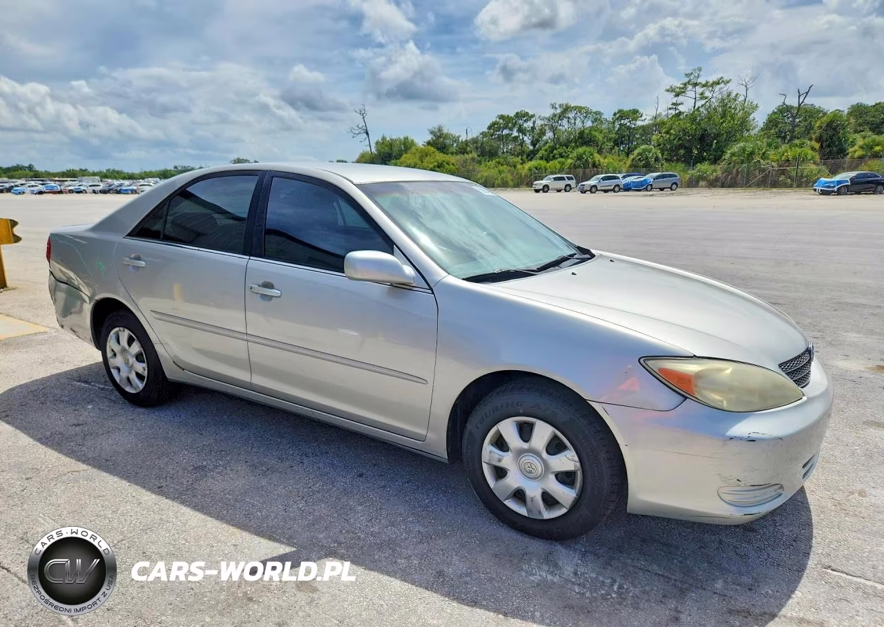 2004 Toyota Camry Le VIN:4T1BE30K14U812379 - 4