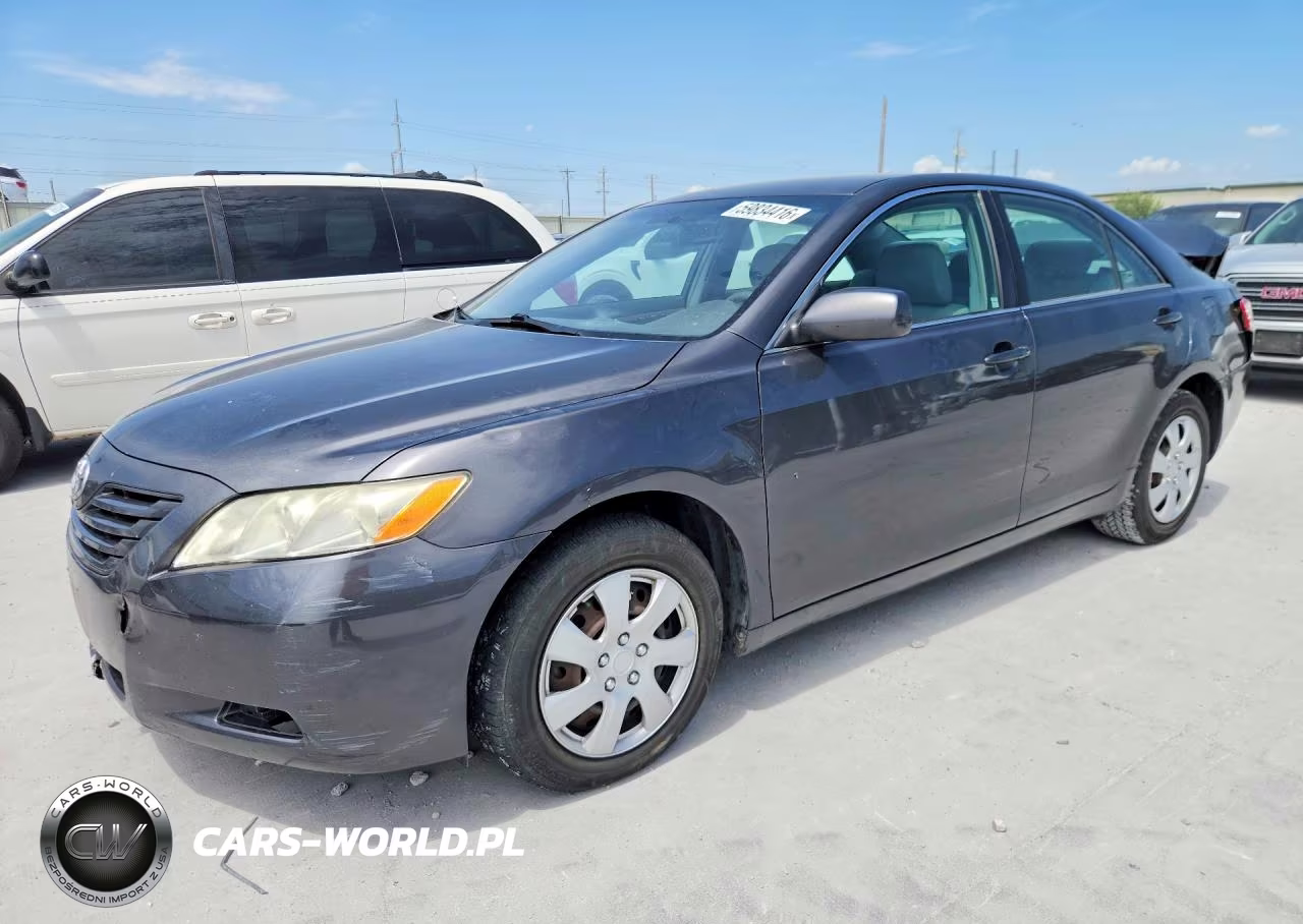 2009 Toyota Camry Le – zdjęcie 1 z 12