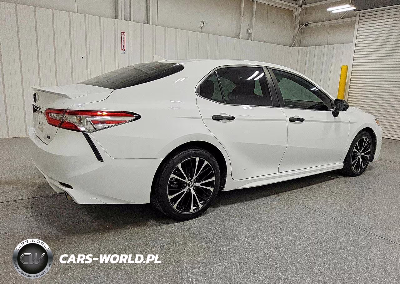 2020 Toyota Camry Se VIN:4T1G11AK2LU906497 - 3