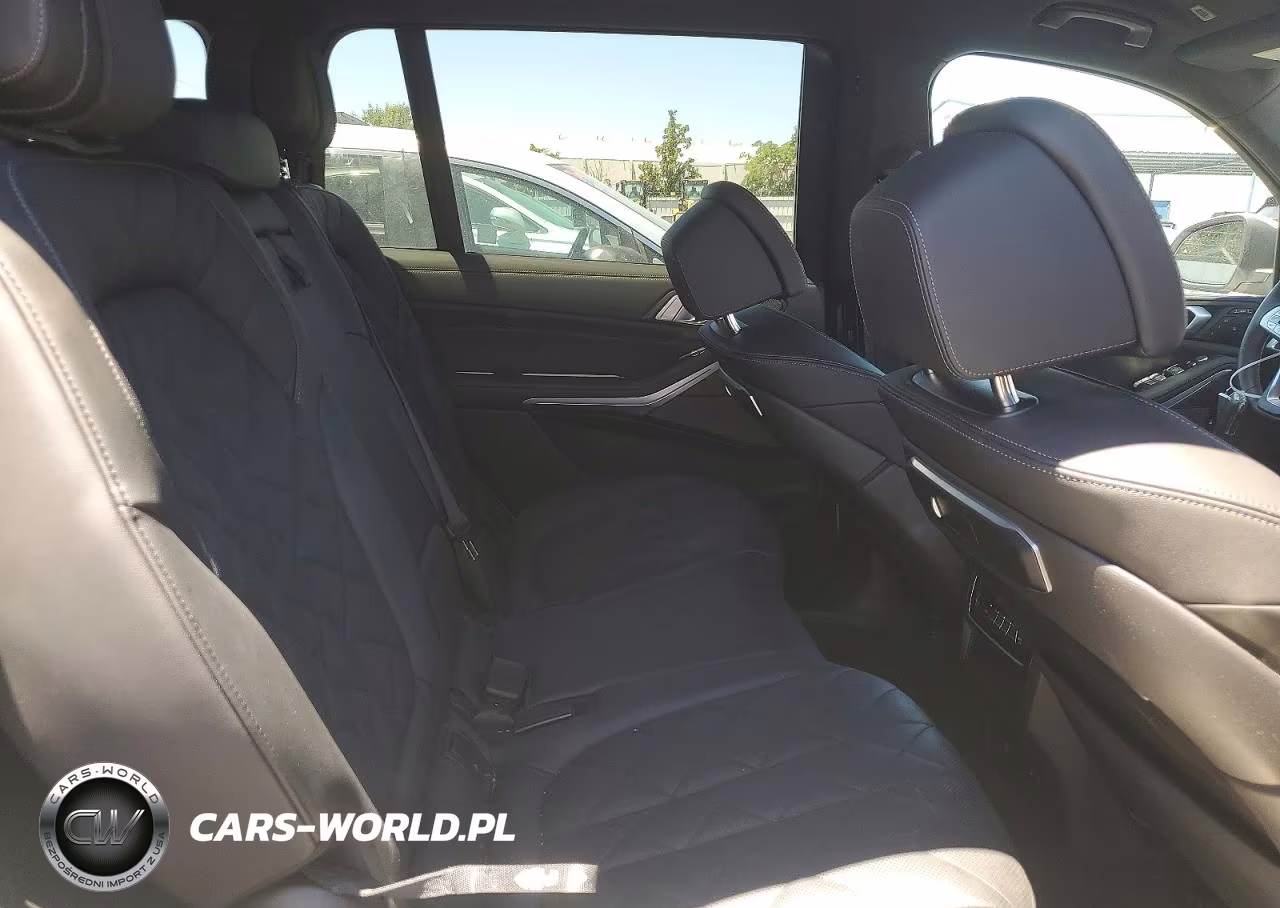 2024 BMW X7 xDrive40I VIN:5UX23EM04R9T56076 - 11