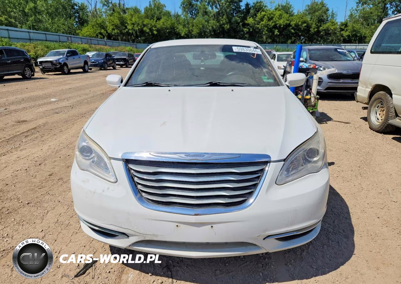 2013 Chrysler 200 Touring VIN:1C3CCBBB9DN505580 - 5