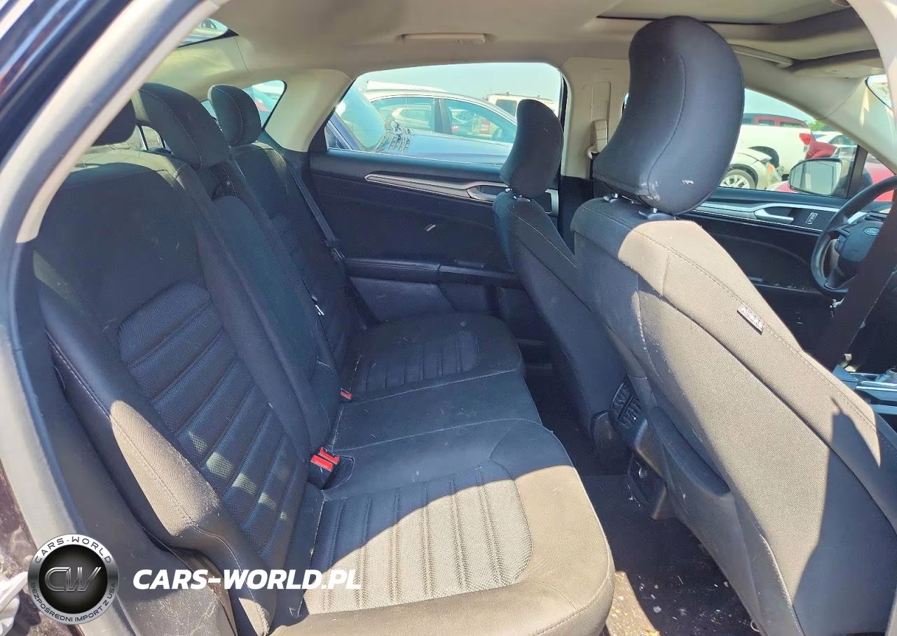 2019 Ford Fusion Se VIN:3FA6P0LU0KR140451 - 10