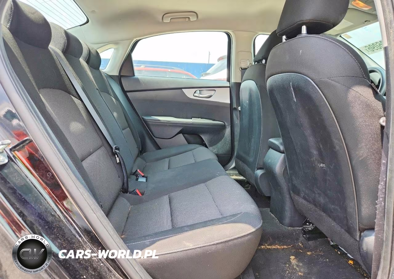 2024 Kia Forte Lxs VIN:3KPF24AD0RE748734 - 10