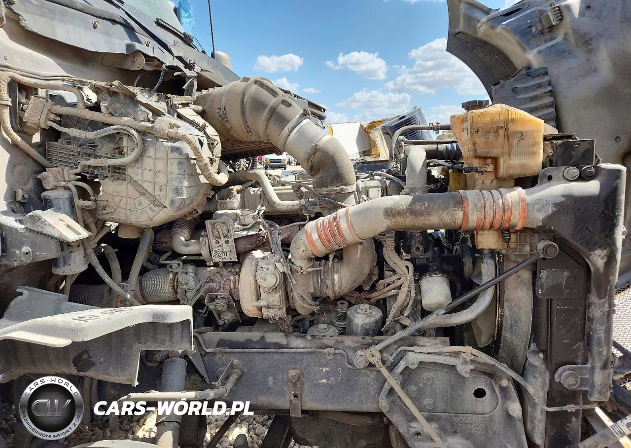 2015 Kenworth Construction T680 VIN:1XKYDP8X1FJ442147 - 11
