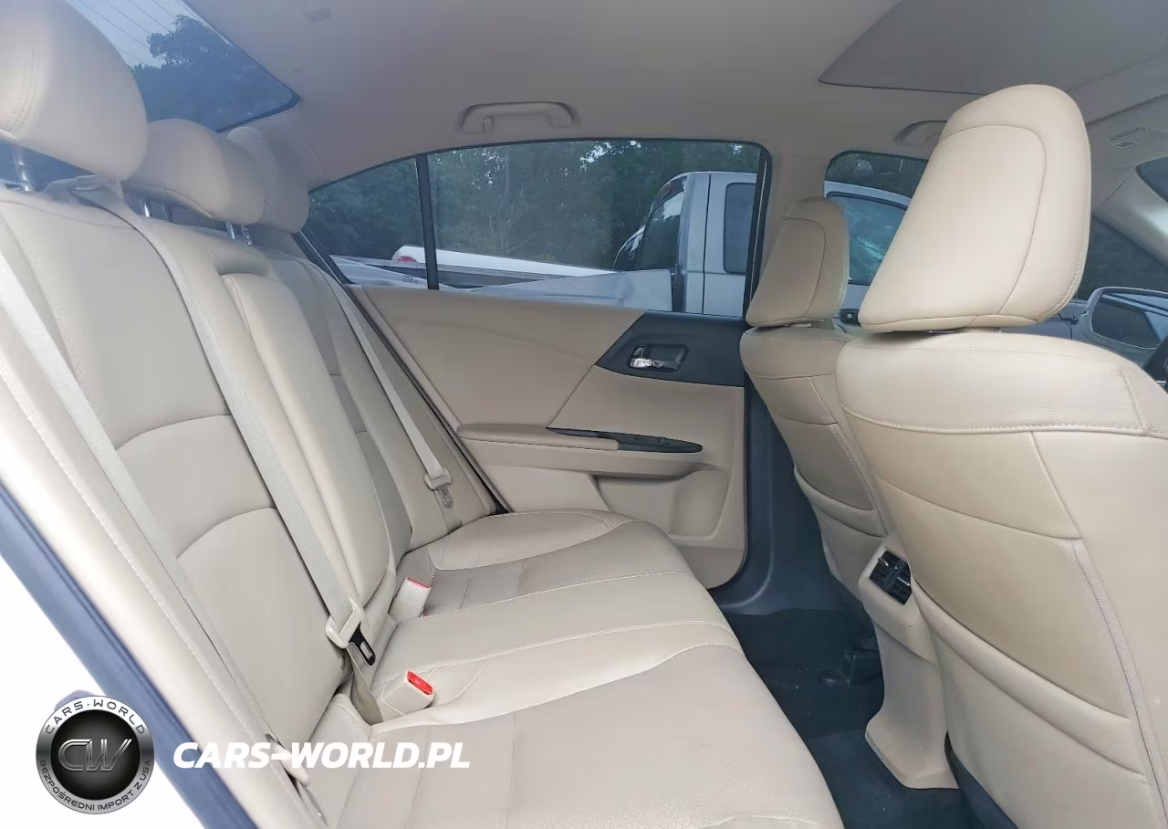 2017 Honda Accord Touring VIN:1HGCR3F93HA031390 - 10