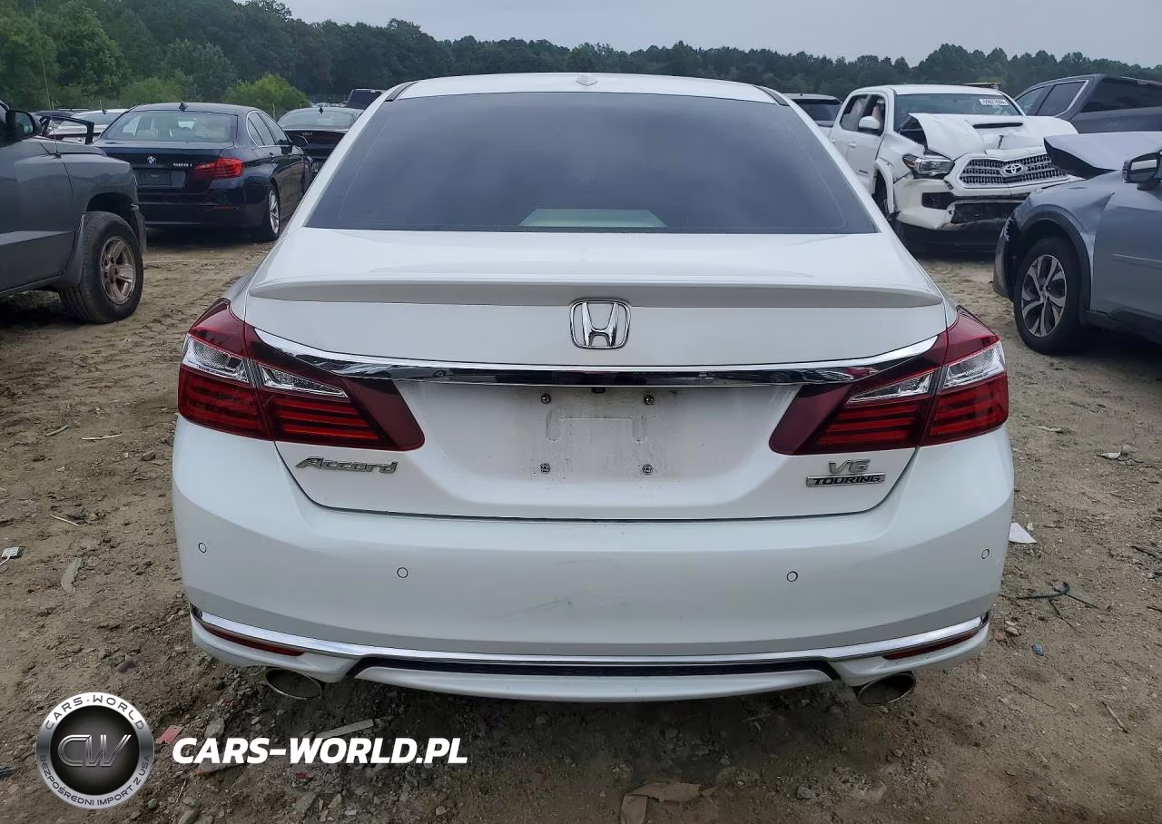 2017 Honda Accord Touring VIN:1HGCR3F93HA031390 - 6