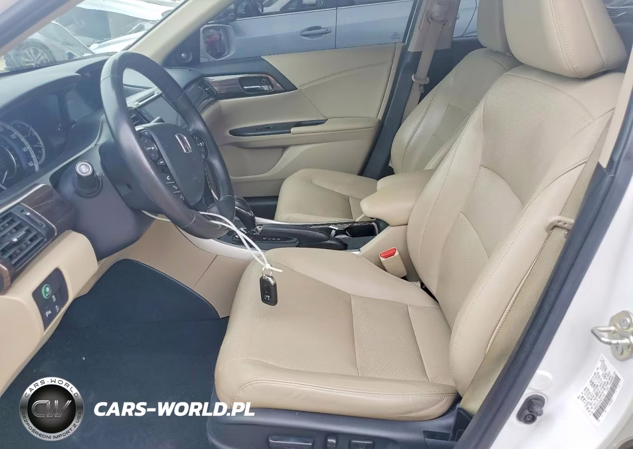 2017 Honda Accord Touring VIN:1HGCR3F93HA031390 - 7