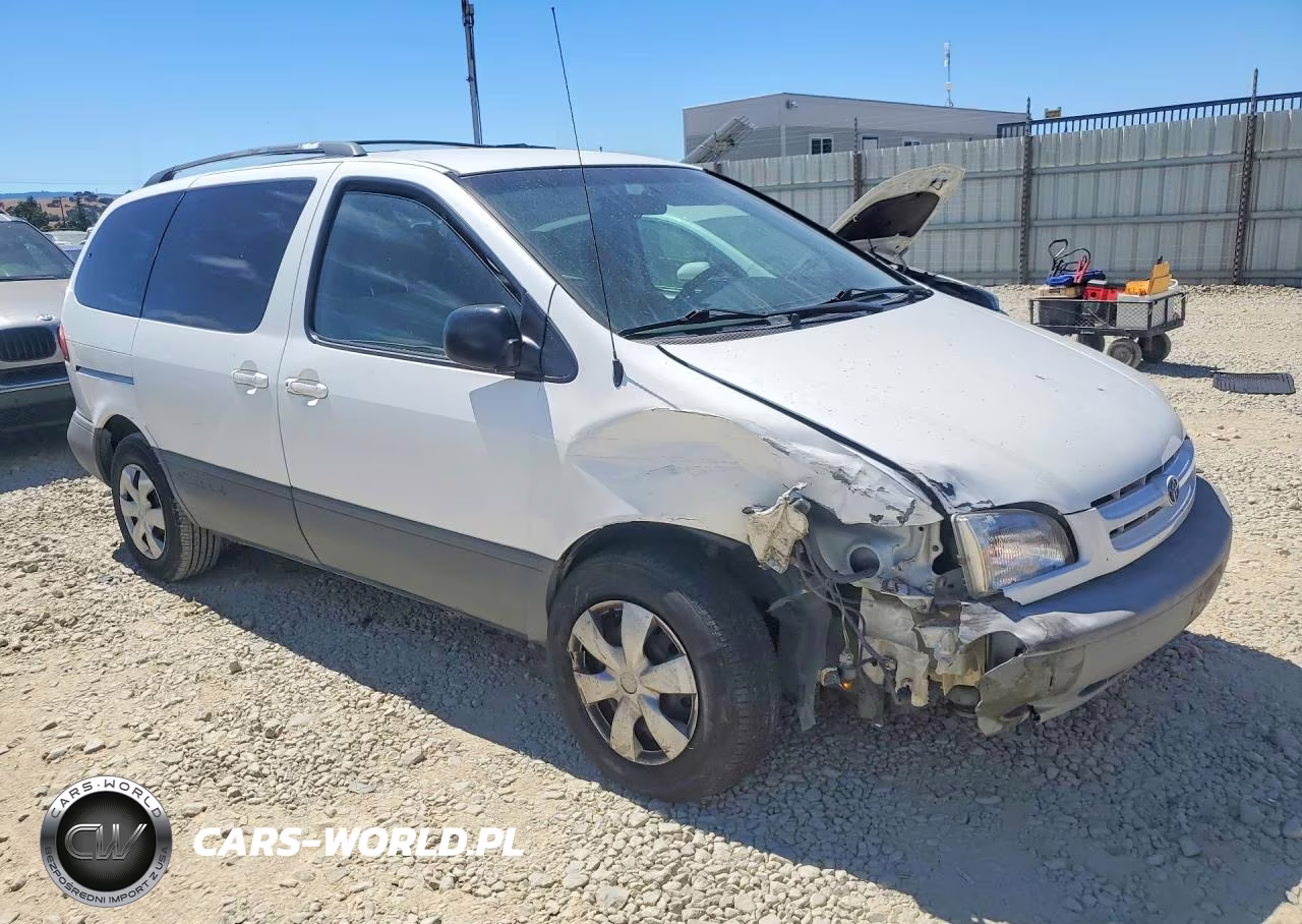 1999 Toyota Sienna Le VIN:4T3ZF13C1XU125189 - 4
