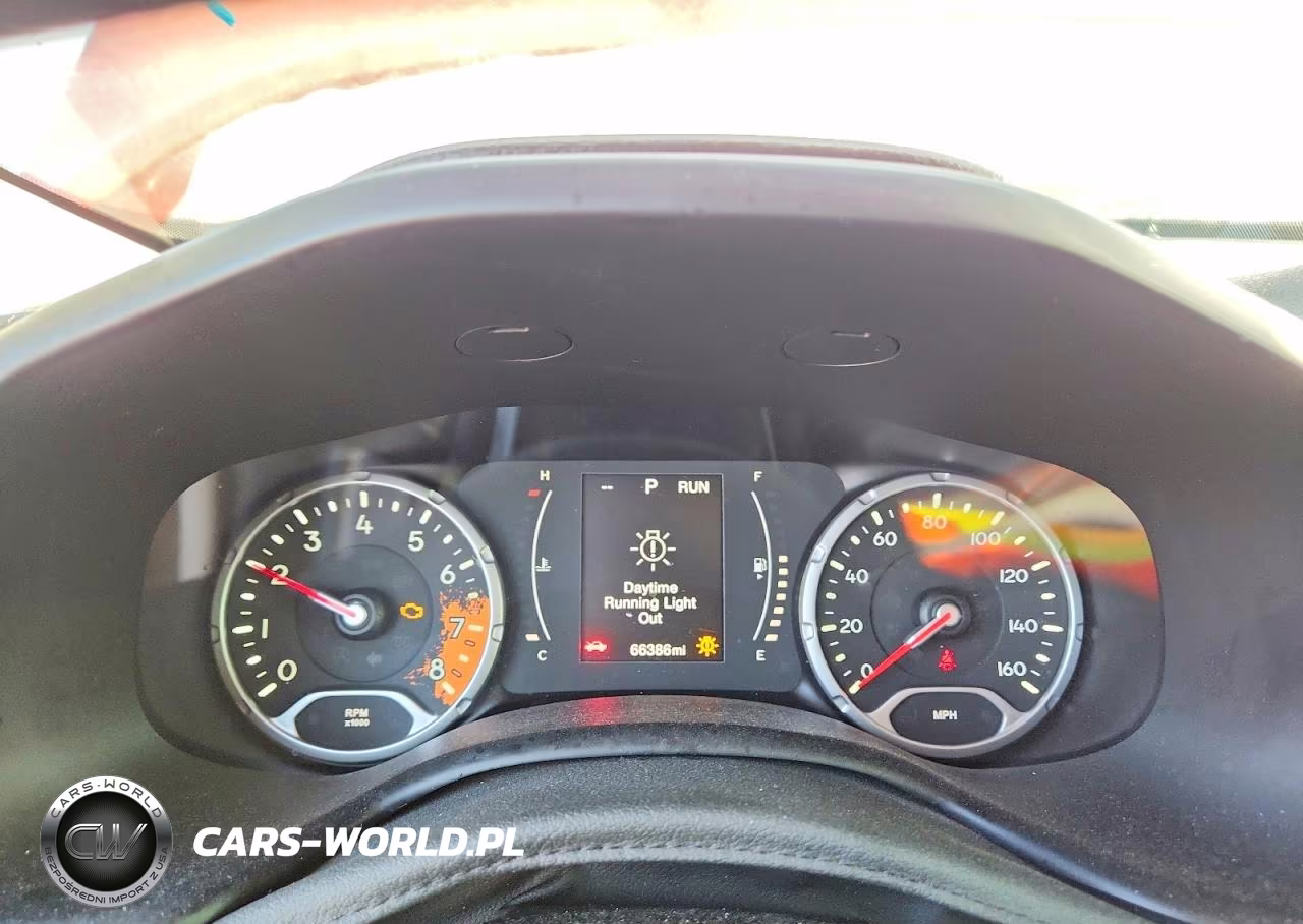 2015 Jeep Renegade Latitude VIN:ZACCJBBT9FPC23749 - 9