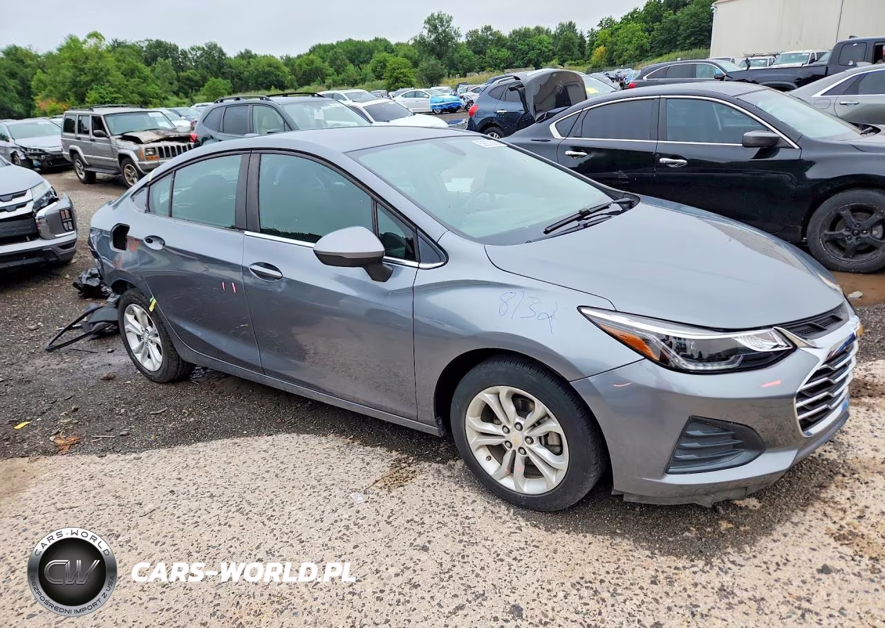 2019 Chevrolet Cruze Lt VIN:1G1BE5SM2K7119016 - 4