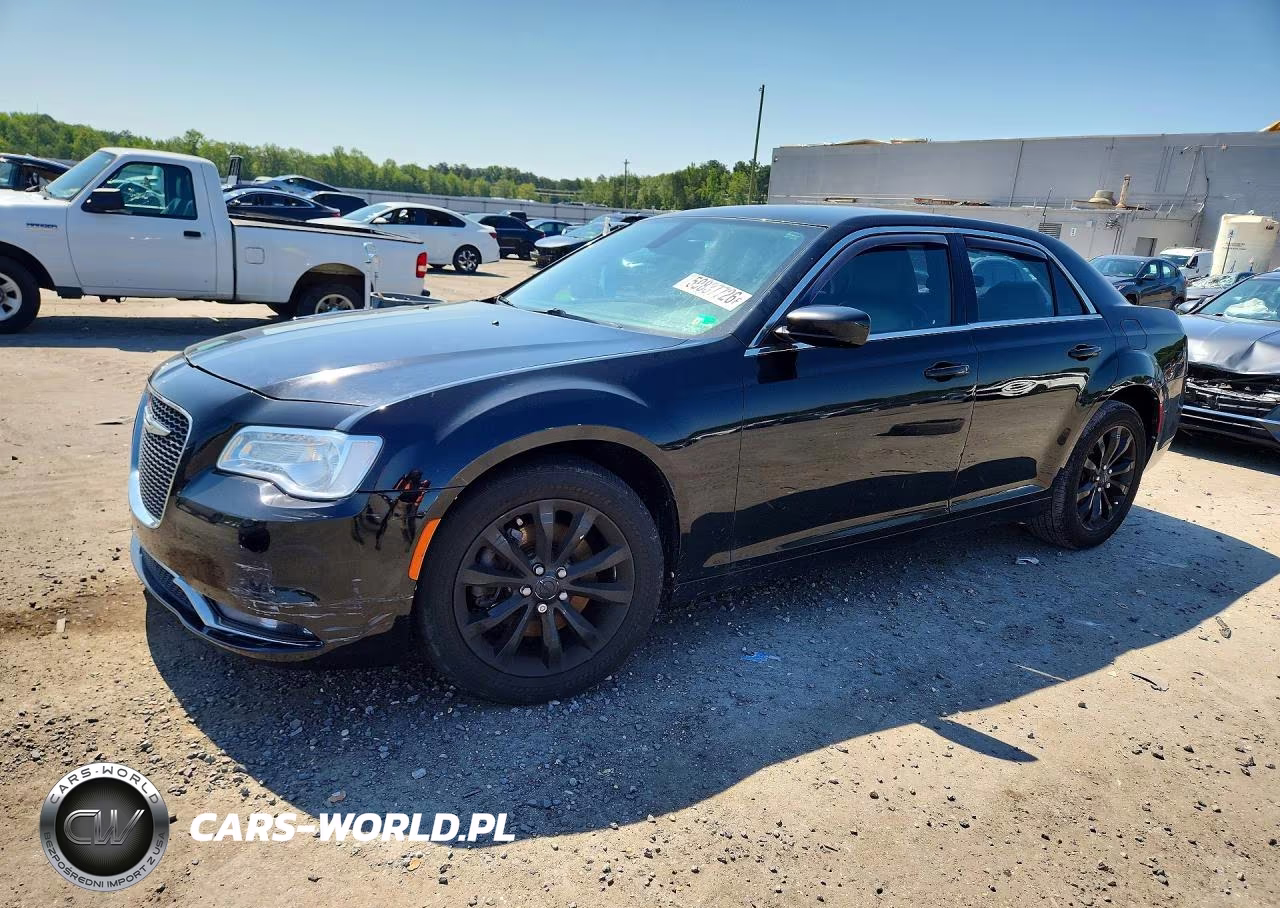 2015 Chrysler 300 Limited – zdjęcie 1 z 12