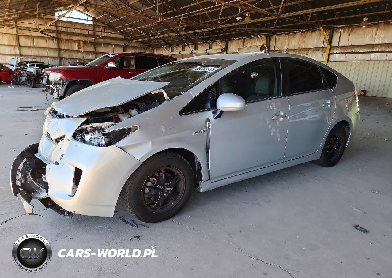 2014 Toyota Prius Two – zdjęcie 1 z 12