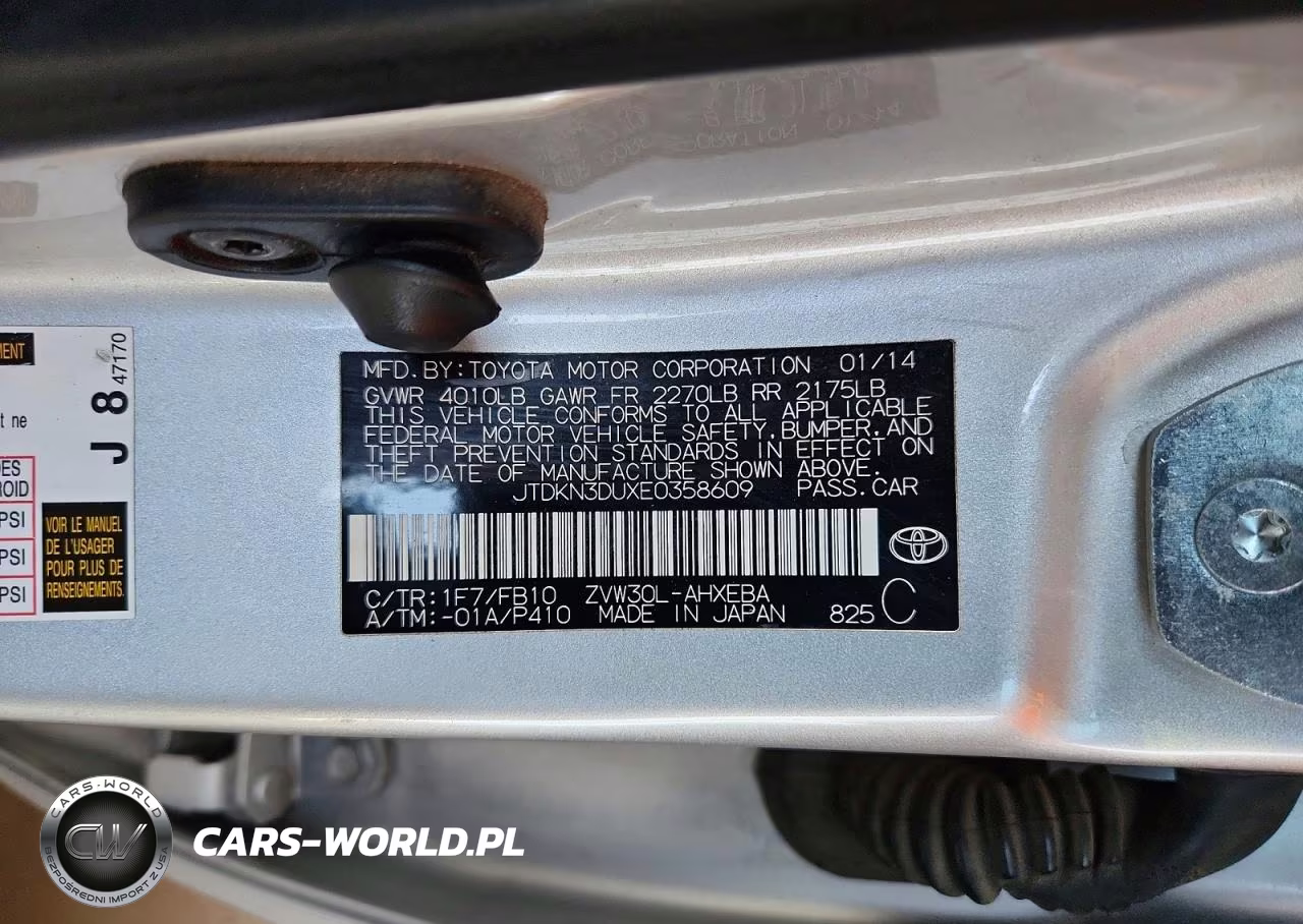2014 Toyota Prius Two VIN:JTDKN3DUXE0358609 - 12