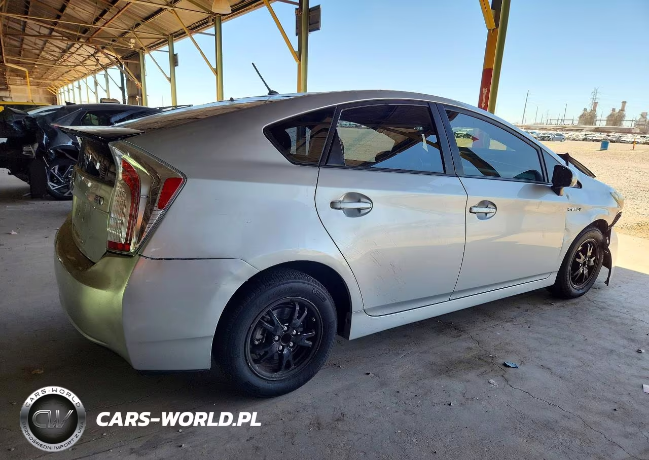 2014 Toyota Prius Two VIN:JTDKN3DUXE0358609 - 3