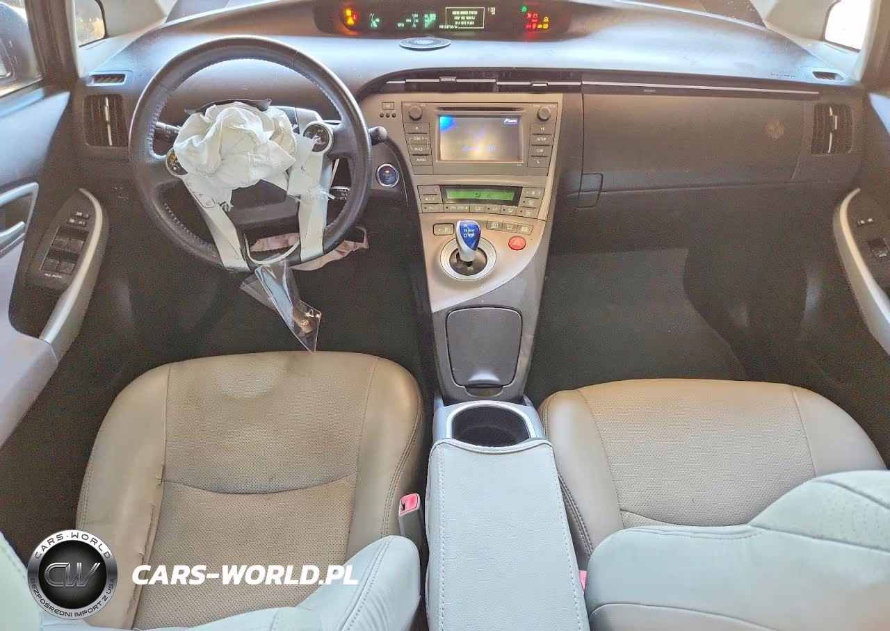 2014 Toyota Prius Two VIN:JTDKN3DUXE0358609 - 8