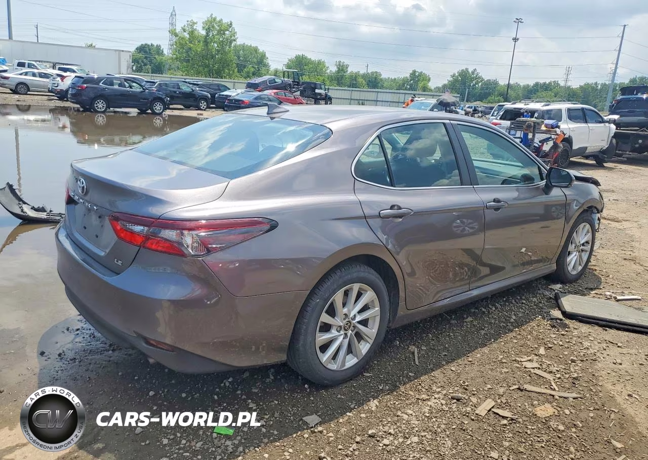 2021 Toyota Camry Le VIN:4T1R11AK2MU451113 - 3