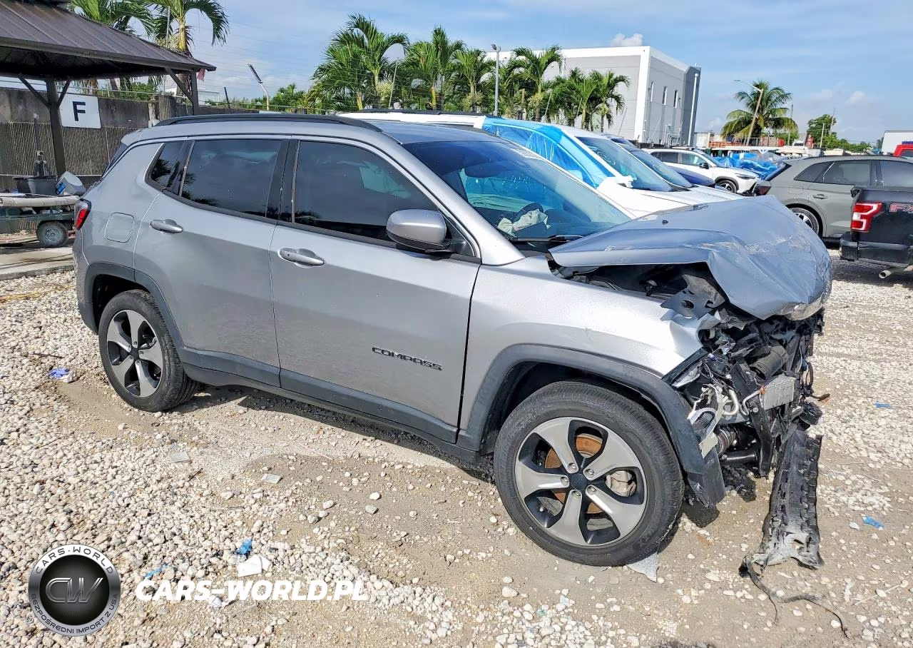 2020 Jeep Compass Latitude VIN:3C4NJCBB7LT258008 - 4