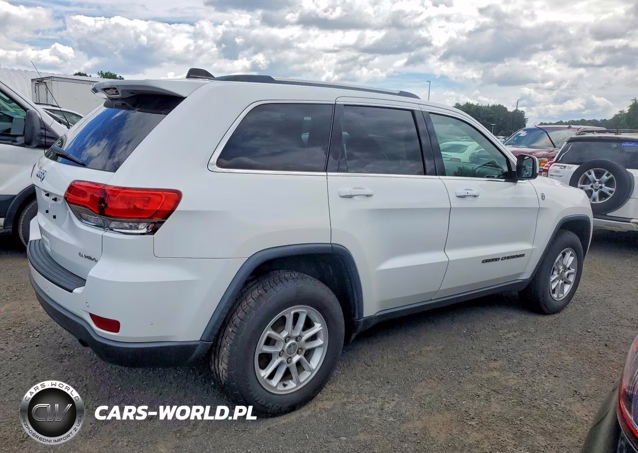 2019 Jeep Grand Cherokee Laredo VIN:1C4RJFAG6KC813928 - 3