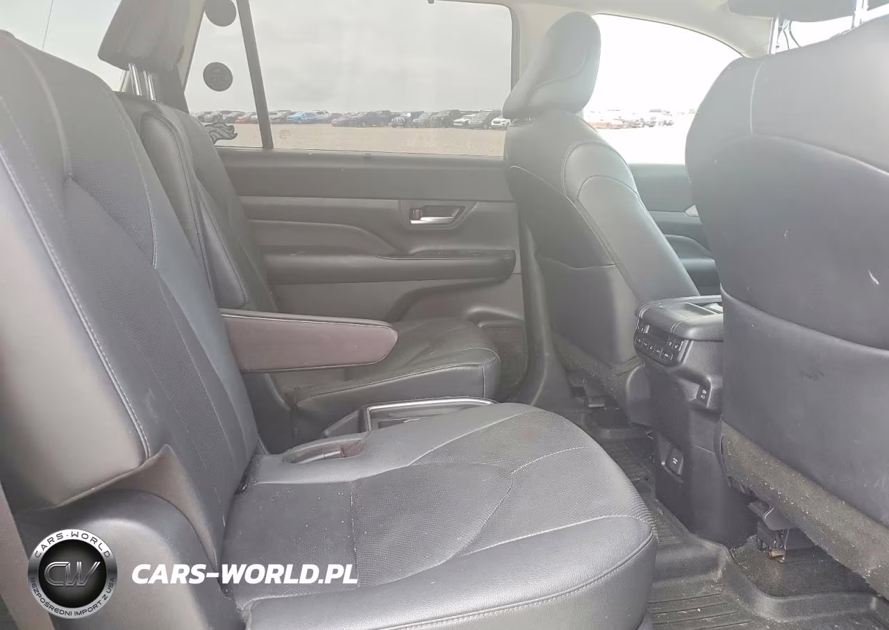 2024 Toyota Grand Highlander Platinum VIN:5TDAAAB59RS036215 - 11