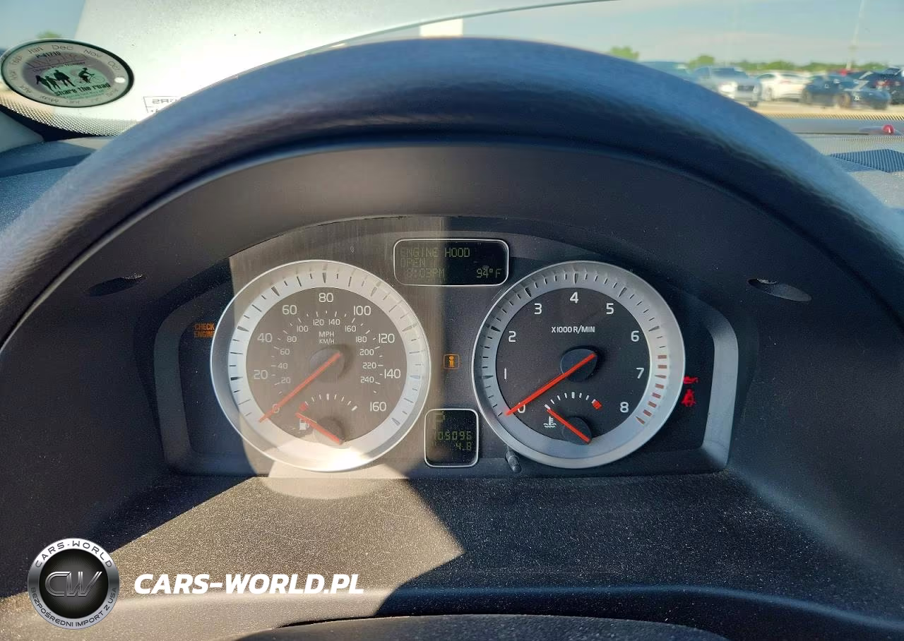 2013 Volvo C70 T5 VIN:YV1672MC2DJ136839 - 9
