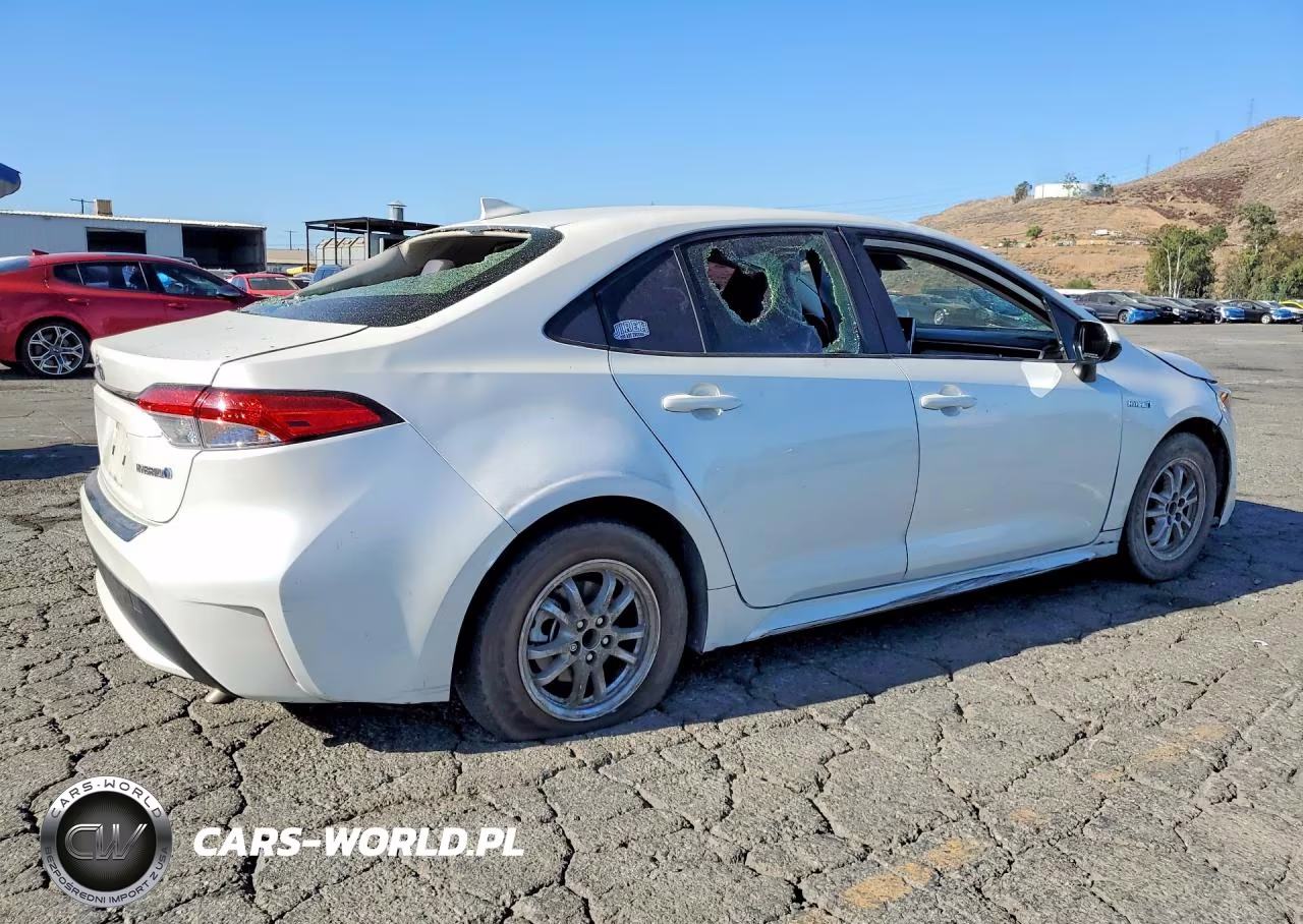 2021 Toyota Corolla Le VIN:JTDEAMDE1MJ032620 - 3