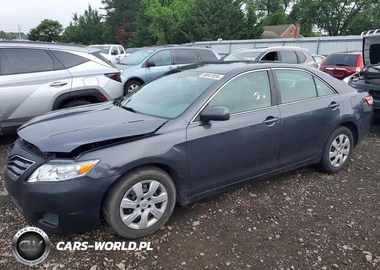 2011 Toyota Camry Le – zdjęcie 1 z 12