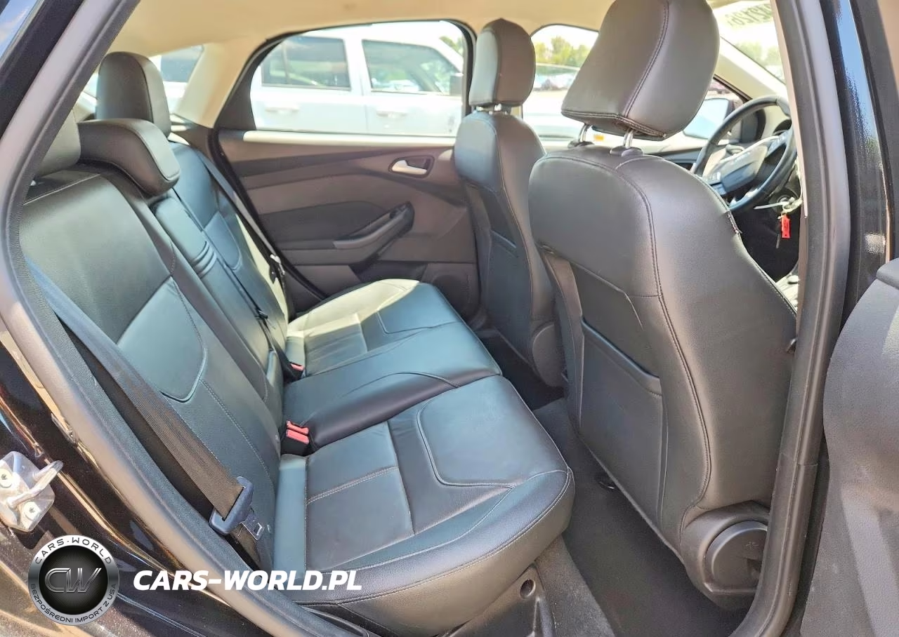 2015 Ford Focus Se VIN:1FADP3K27FL238986 - 10
