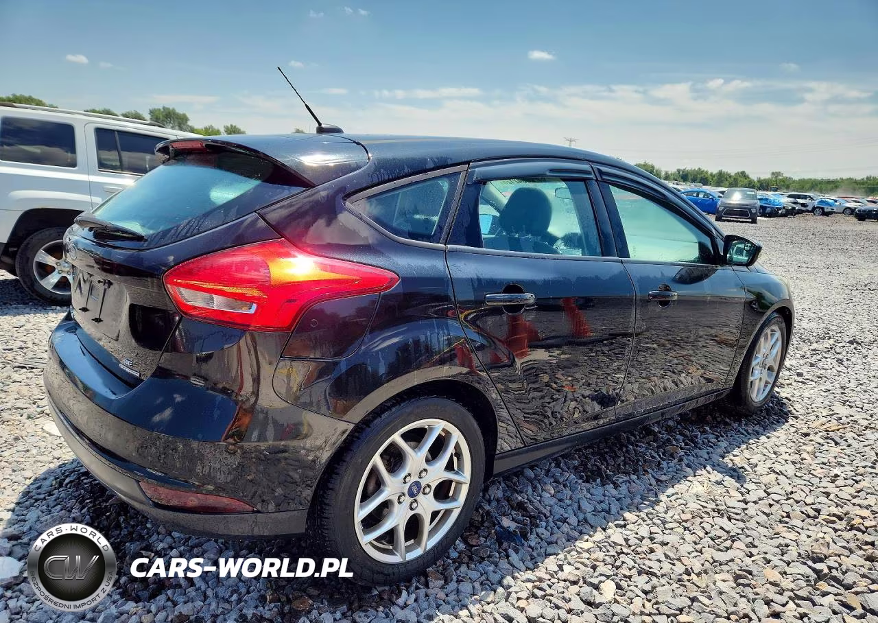 2015 Ford Focus Se VIN:1FADP3K27FL238986 - 3