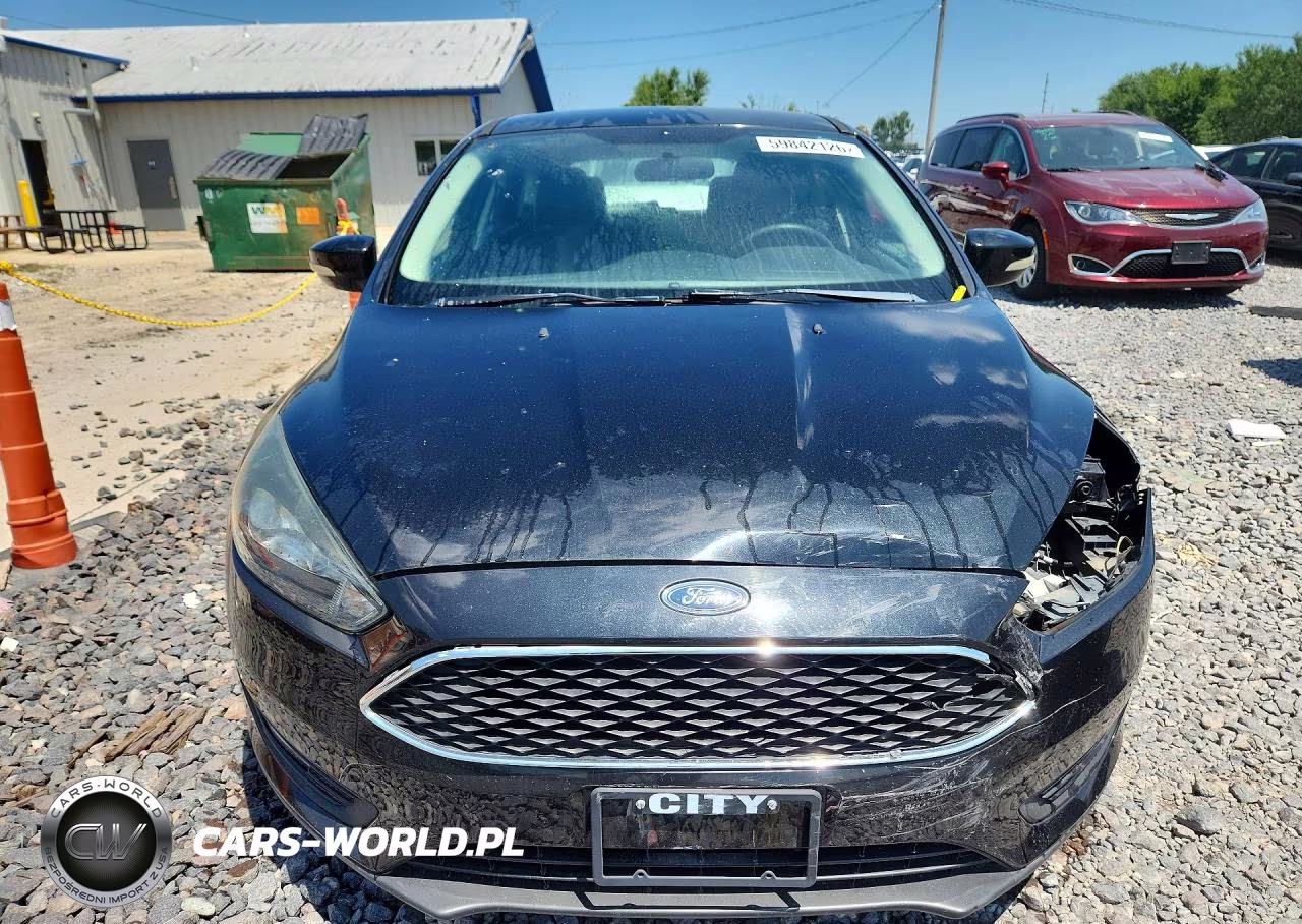 2015 Ford Focus Se VIN:1FADP3K27FL238986 - 5