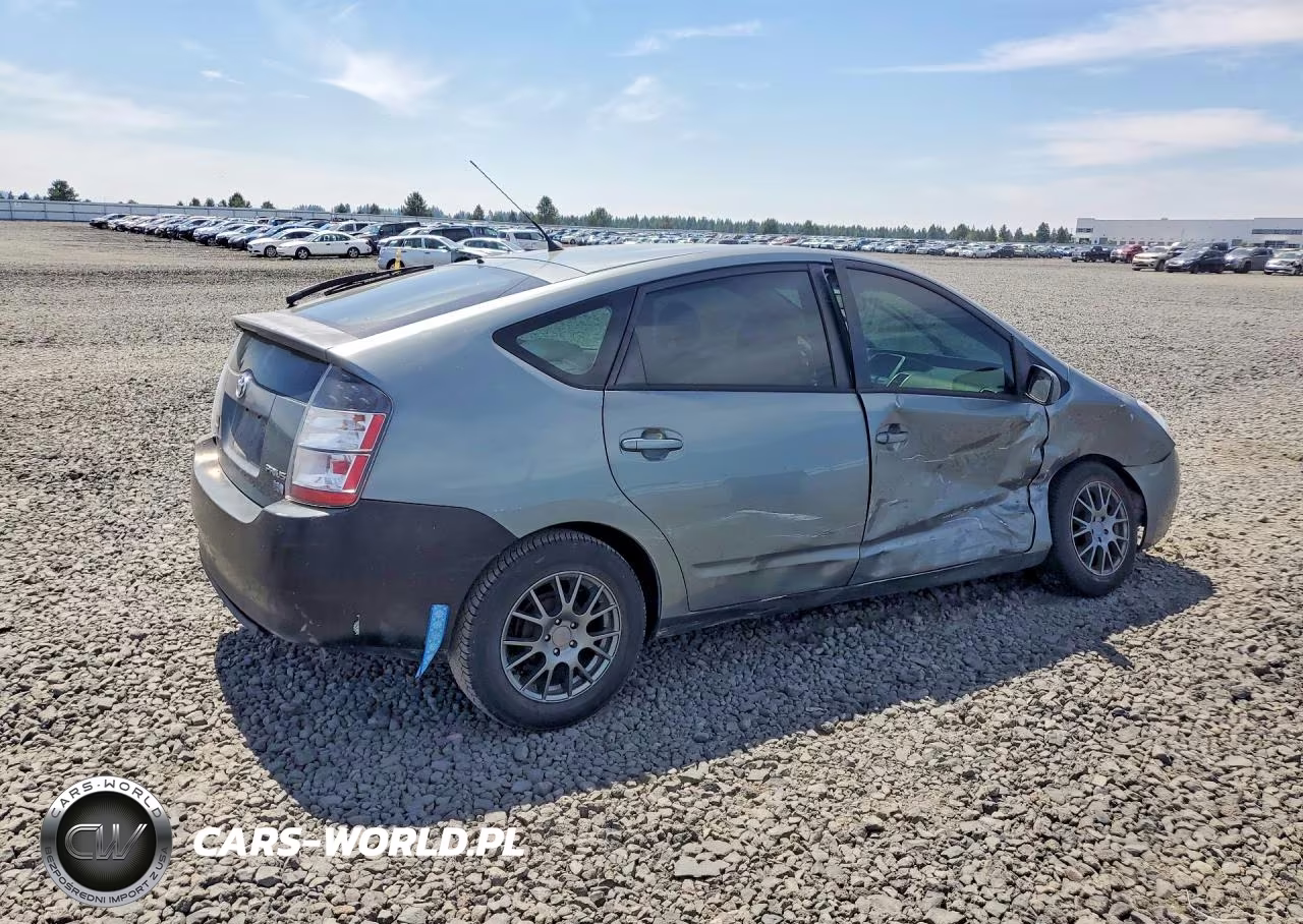 2005 Toyota Prius Base VIN:JTDKB22U853069796 - 3