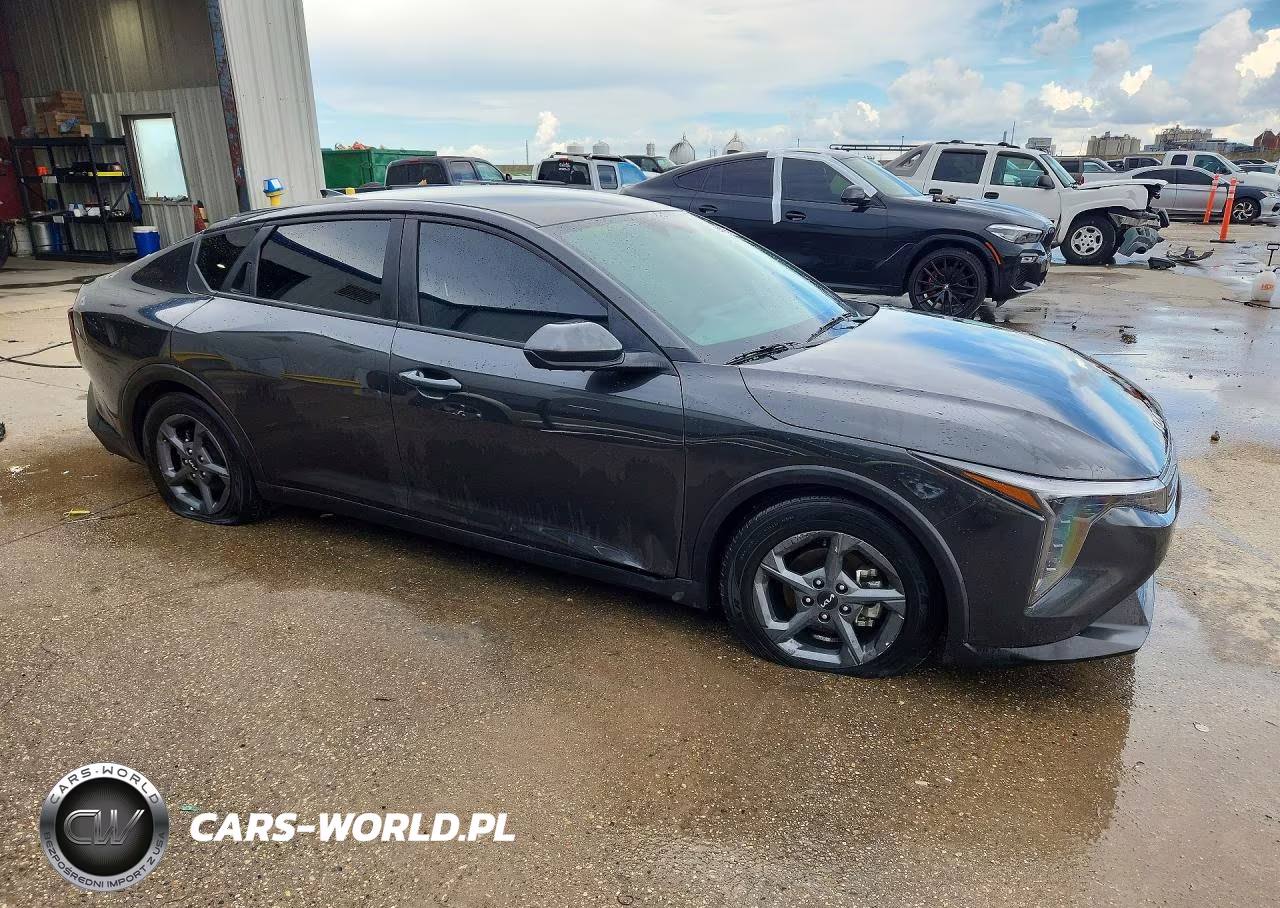 2025 Kia K4 Lxs VIN:3KPFT4DE7SE185480 - 4