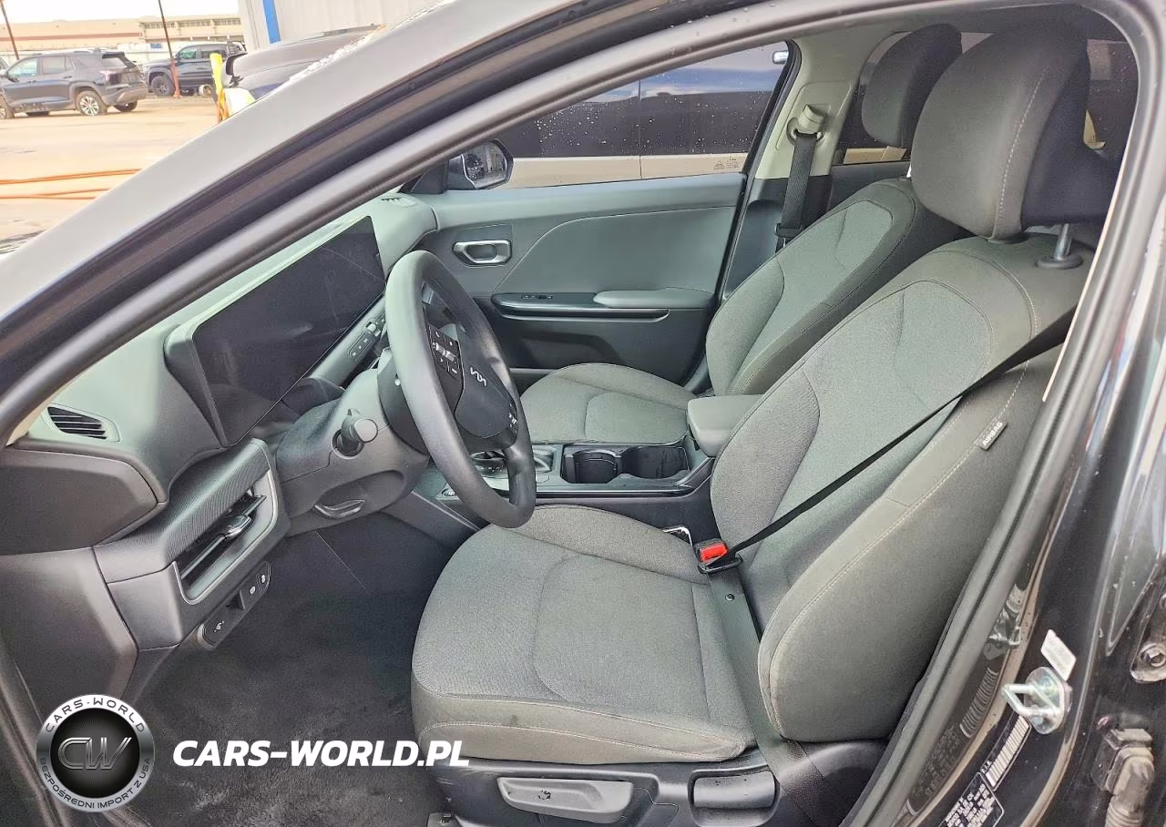 2025 Kia K4 Lxs VIN:3KPFT4DE7SE185480 - 7