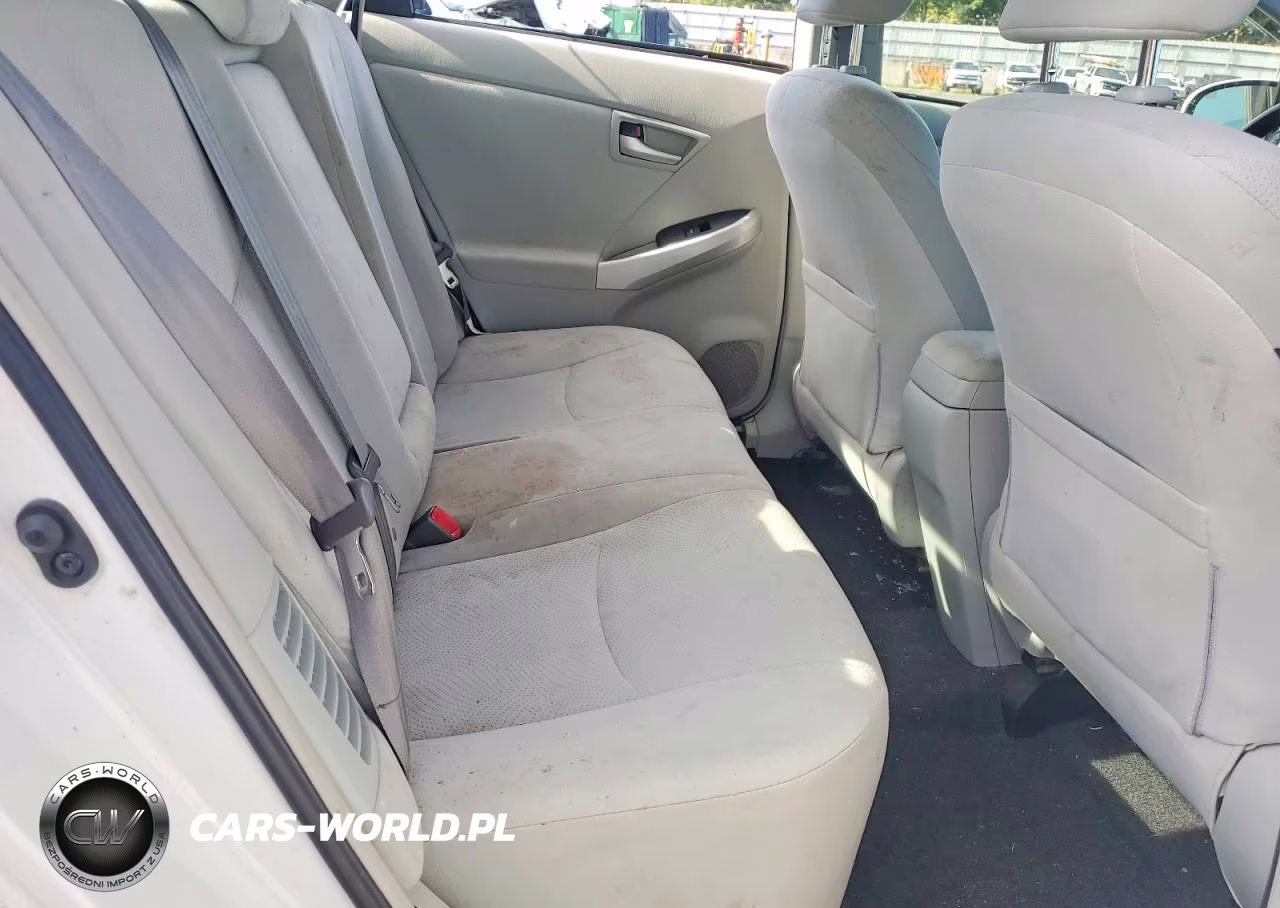 2013 Toyota Prius Three VIN:JTDKN3DU4D5573386 - 10