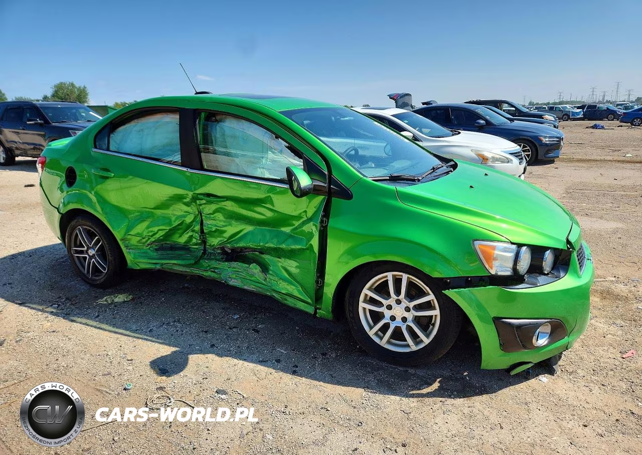 2015 Chevrolet Sonic Lt VIN:1G1JC5SH7F4102479 - 4