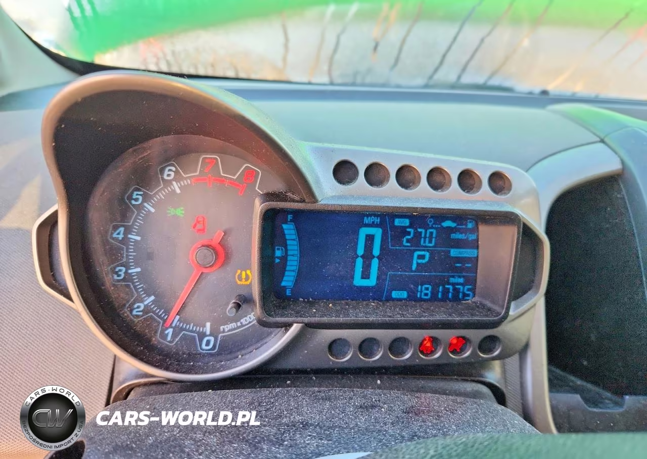 2015 Chevrolet Sonic Lt VIN:1G1JC5SH7F4102479 - 9