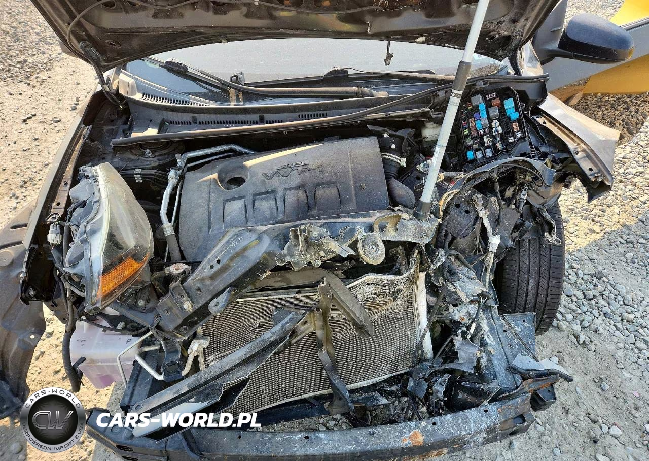2018 Toyota Corolla Le VIN:2T1BURHE0JC020242 - 11