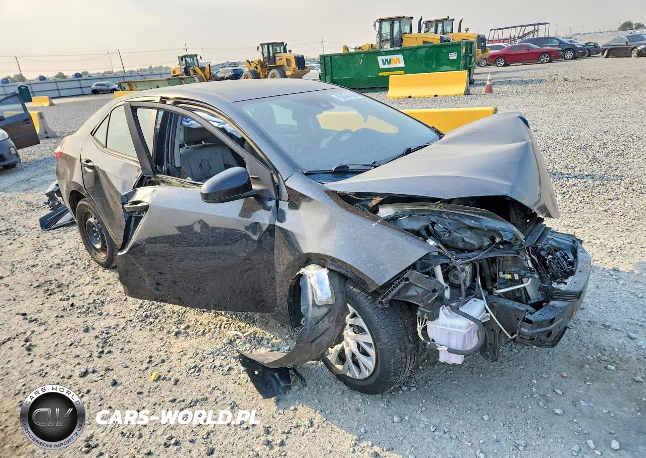 2018 Toyota Corolla Le VIN:2T1BURHE0JC020242 - 4