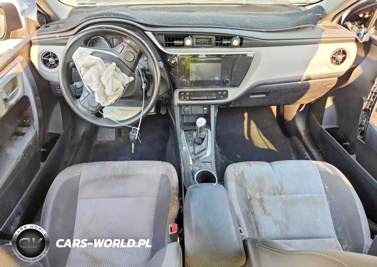 2018 Toyota Corolla Le VIN:2T1BURHE0JC020242 - 8