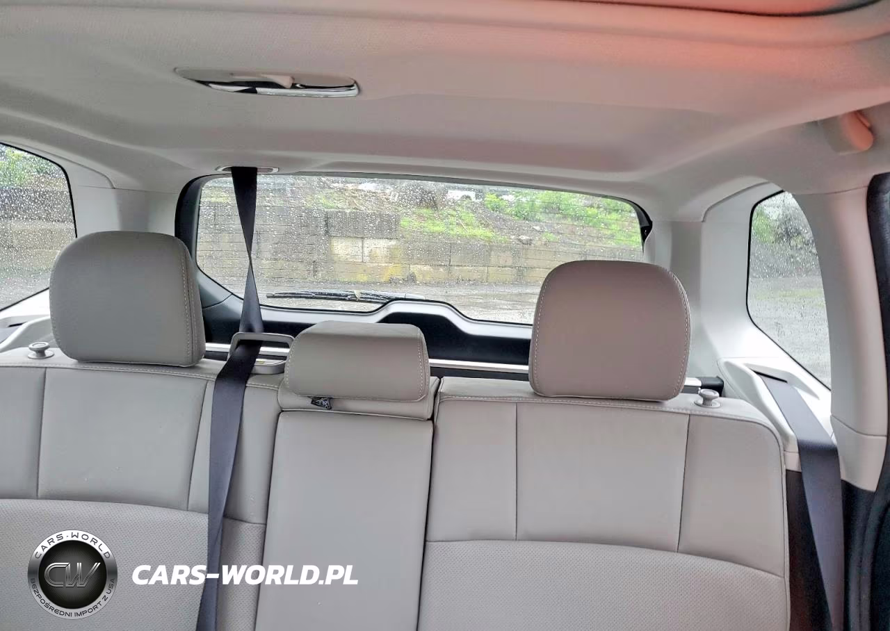 2016 Subaru Ascent VIN:JF2SJAXC5GH472445 - 10