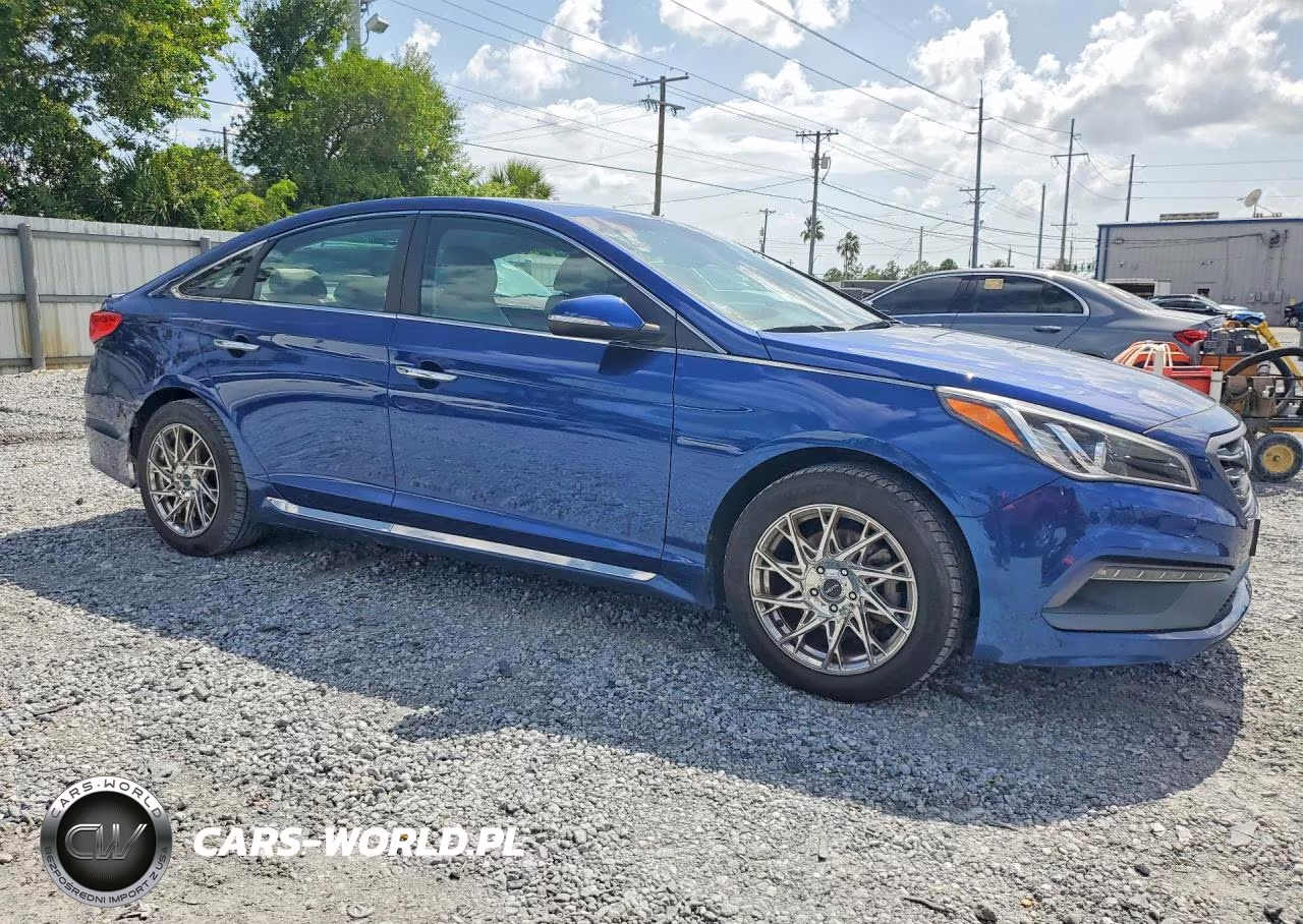 2017 Hyundai Sonata Sport VIN:5NPE34AFXHH466766 - 4
