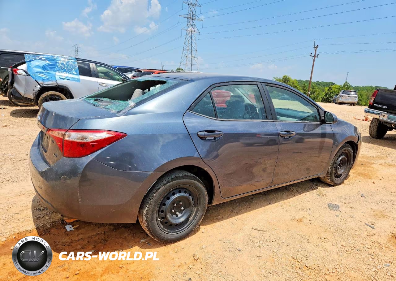 2017 Toyota Corolla Le VIN:5YFBURHE3HP714658 - 3