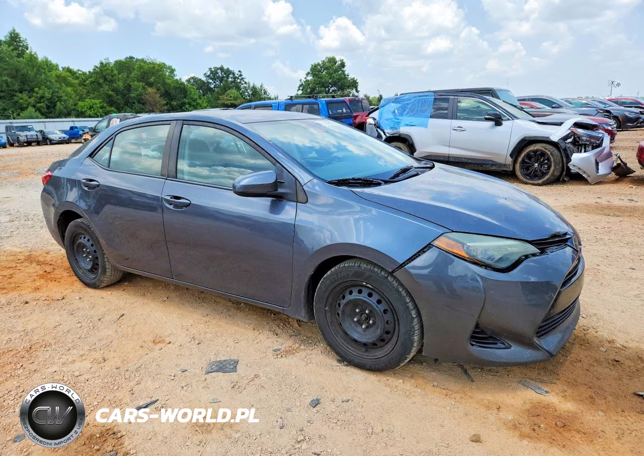 2017 Toyota Corolla Le VIN:5YFBURHE3HP714658 - 4