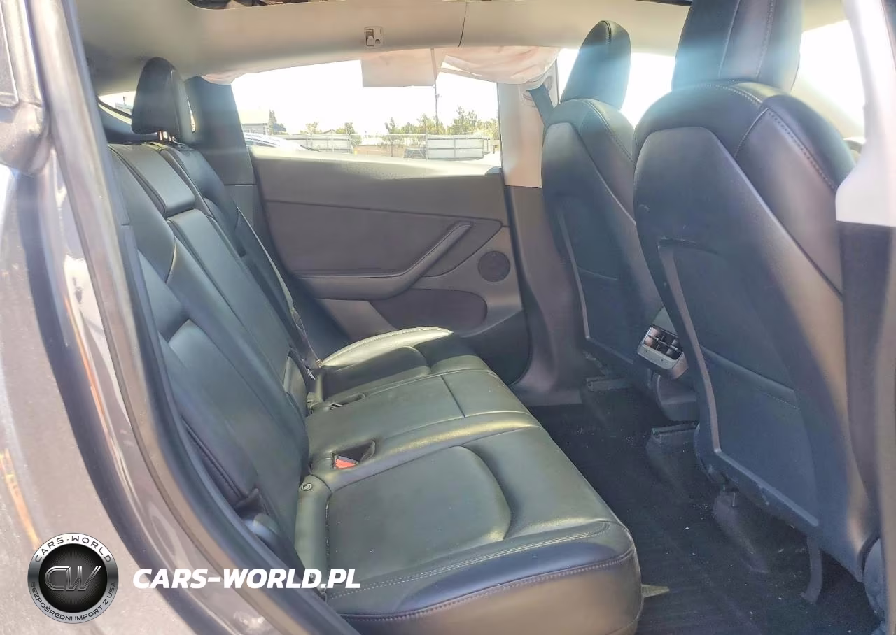 2021 Tesla Model Y VIN:5YJYGDEE1MF143802 - 10