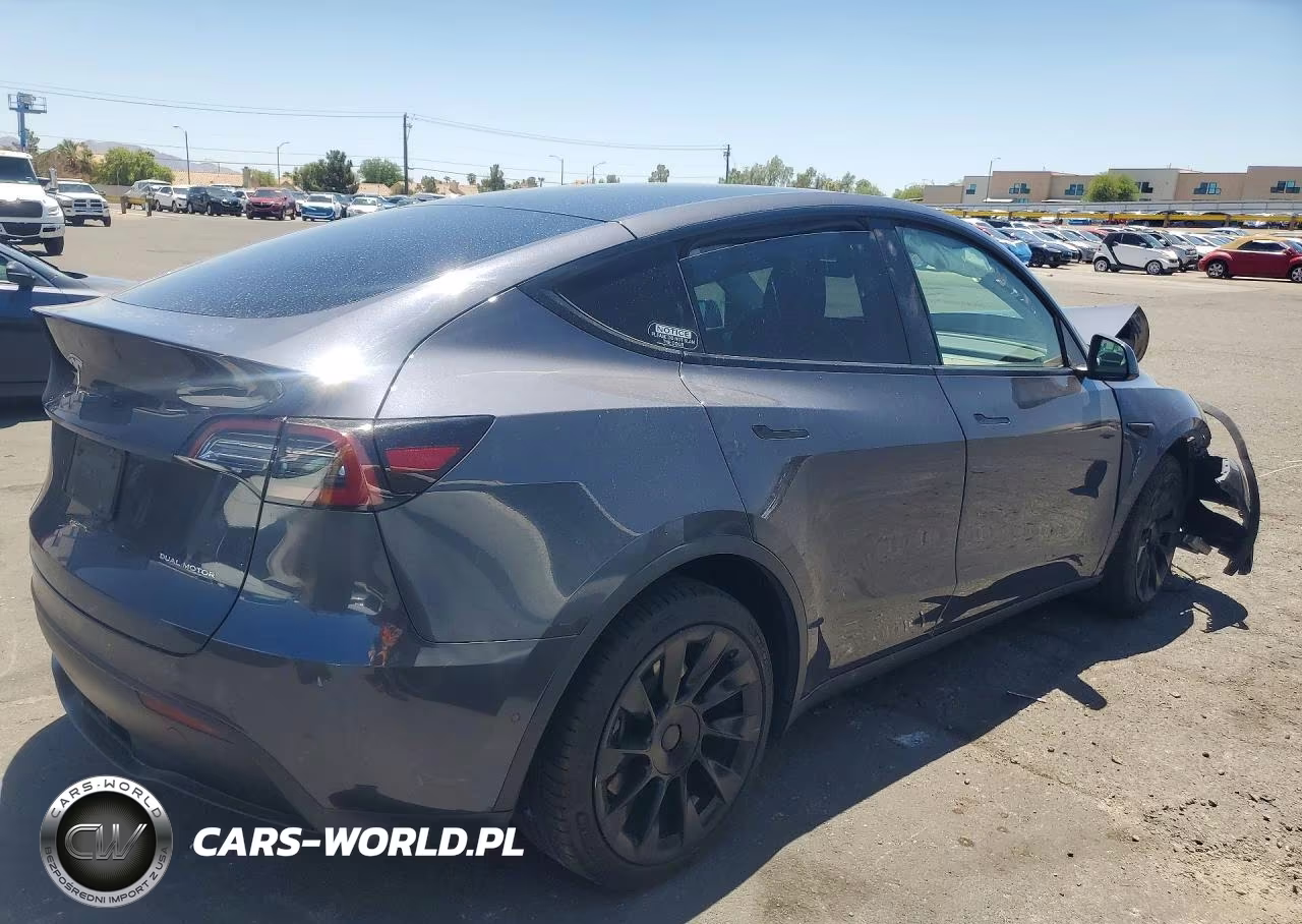 2021 Tesla Model Y VIN:5YJYGDEE1MF143802 - 3