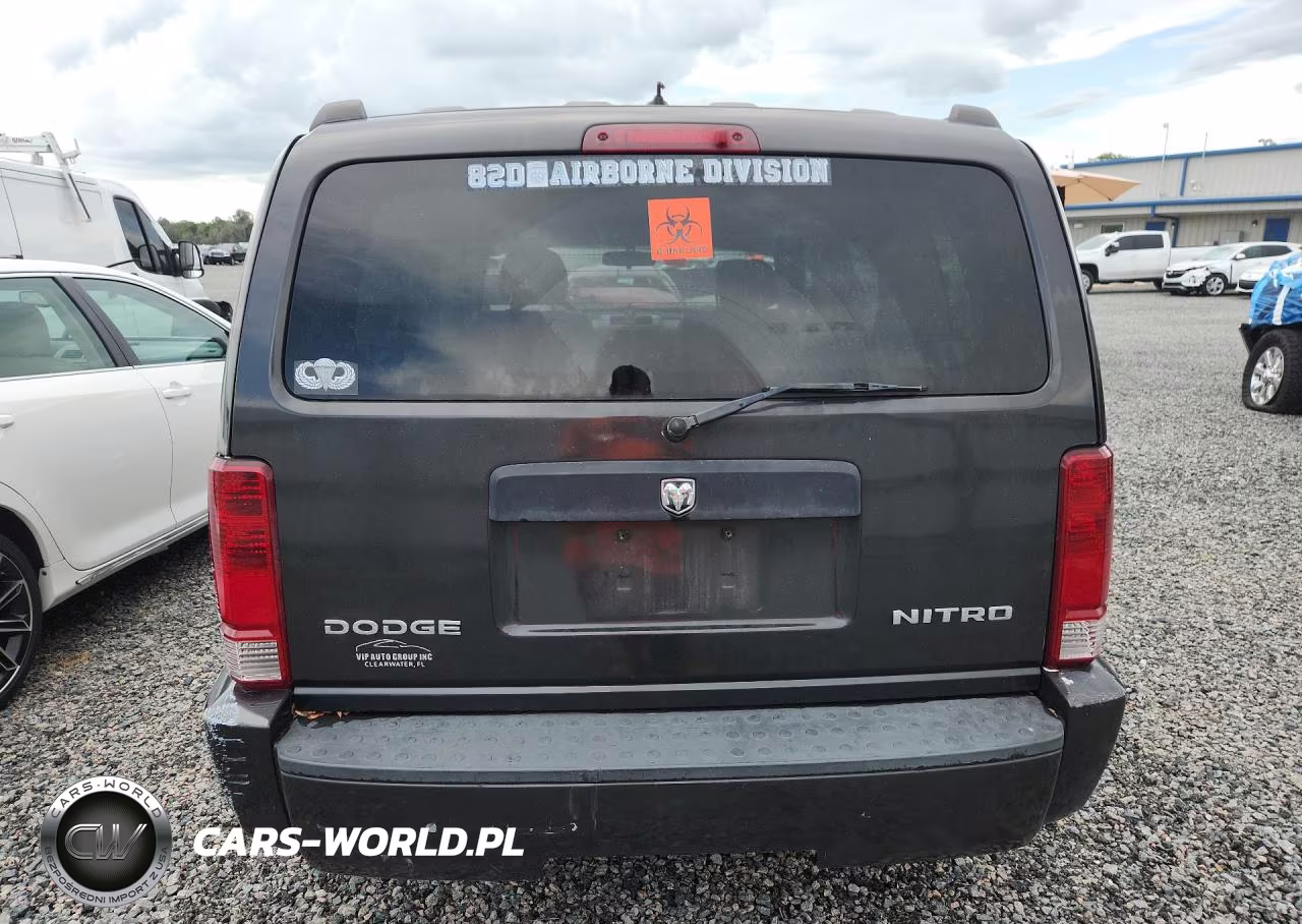 2010 Dodge Nitro Heat VIN:1D4PT4GK0AW174012 - 6