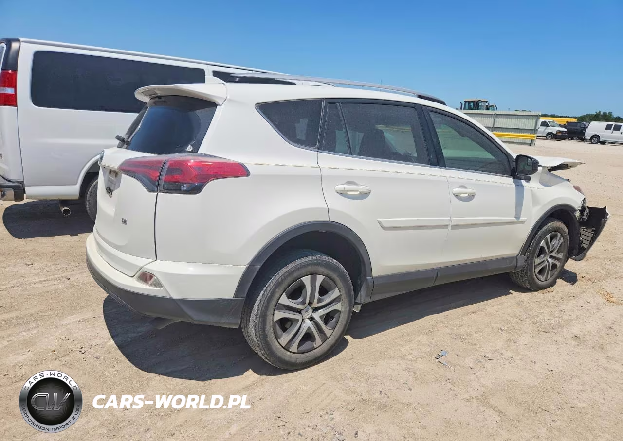 2017 Toyota Rav4 Le VIN:JTMZFREVXHJ136642 - 3