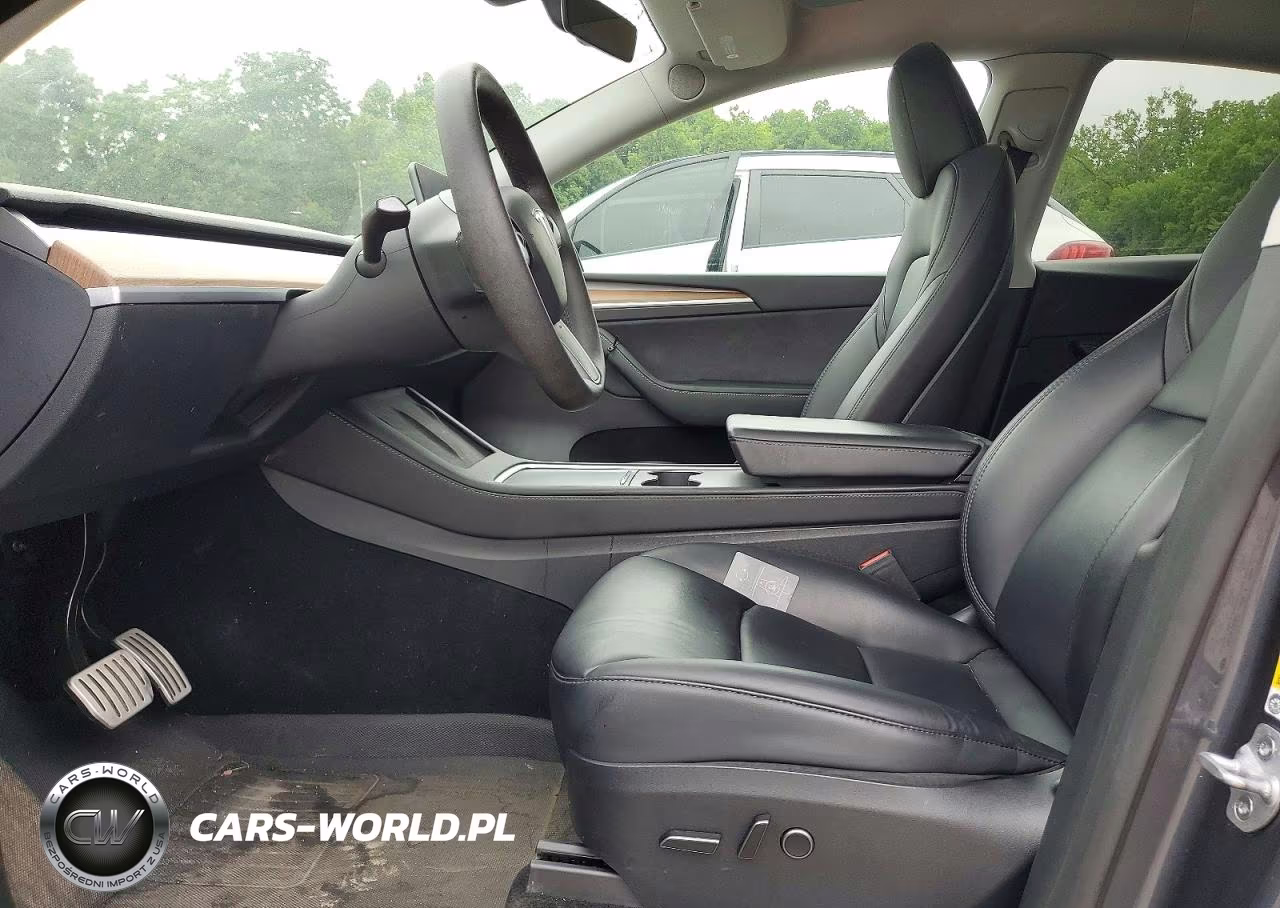 2023 Tesla Model Y VIN:7SAYGDEF3PF866079 - 7