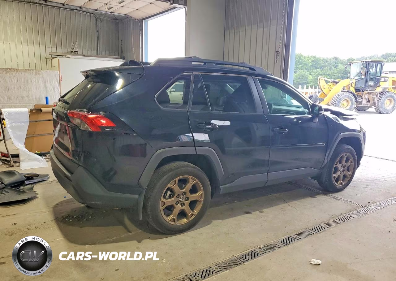 2024 Toyota Rav4 Woodland Edition VIN:2T3UWRFV0RW230931 - 3