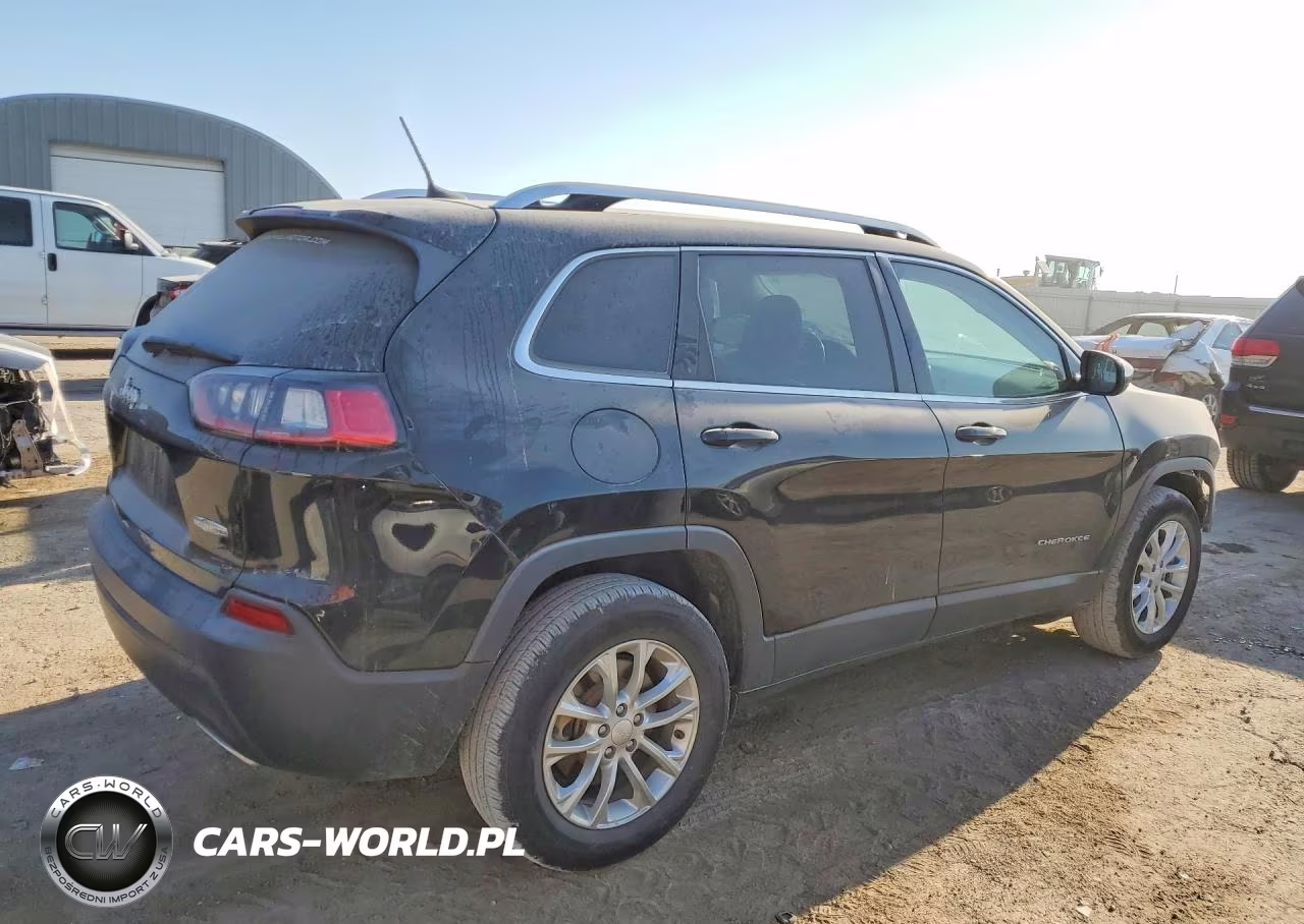 2019 Jeep Cherokee Latitude VIN:1C4PJMCX3KD125436 - 3